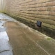Kruipruimte Ventilatie Specialist legt ventilatiegaten aan om vochtproblemen te verhelpen in Veldhoven