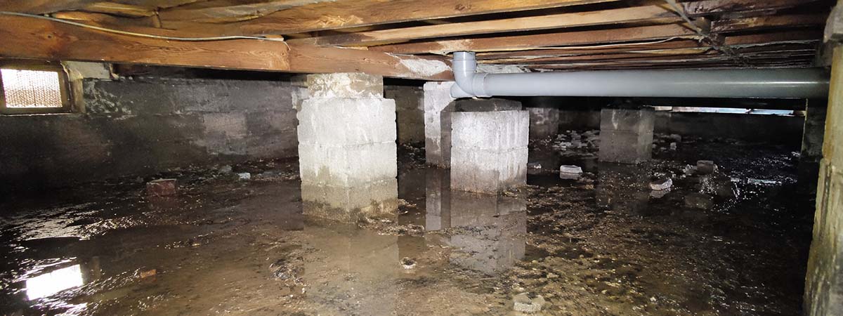 ventilatieroosters-werken-niet-kruipruimte water in kruipruimte ondanks aanwezige ventilatieroosters.