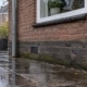 Ruikt het in huis vreemd of vies nadat het heeft geregend?